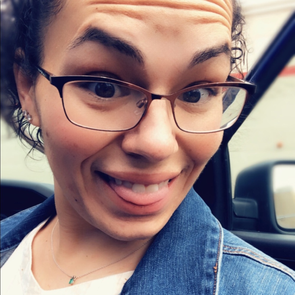 Meet your Posher, Liz